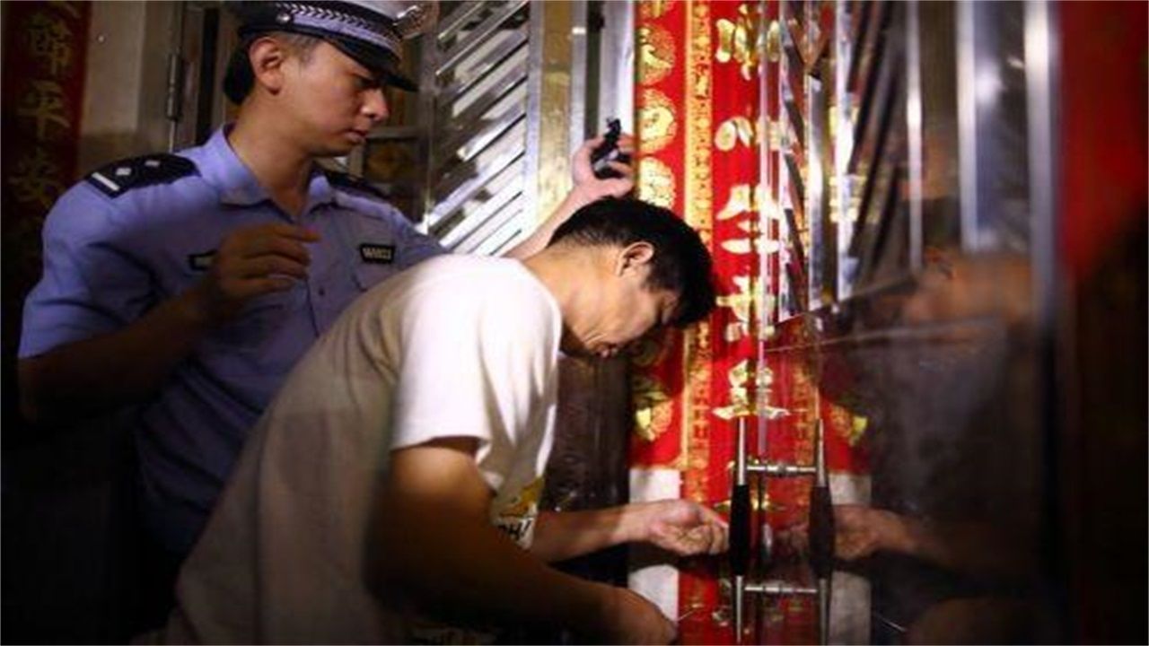 遵义请开锁师傅开了锁后，师傅为什么一般都不进门，就算主人请也不进去？